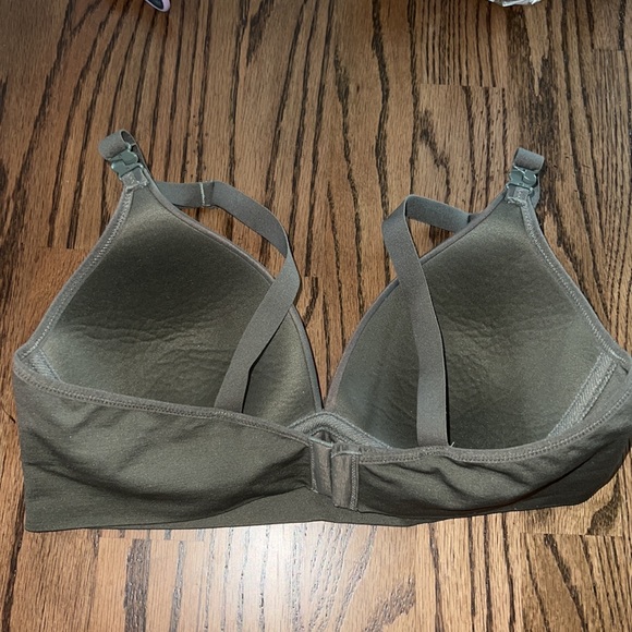 Warners Bra 36B. Lightly worn. Amazing material. - Picture 4 of 4